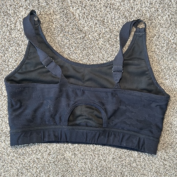 Fashion Nova At Attention Embossed Camo Print Active Sports Bra + Legging Set - Picture 3 of 5